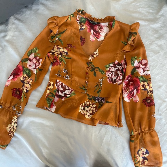 Floral top - Picture 1 of 3